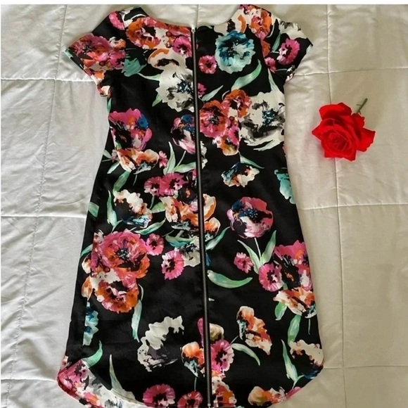 Yumi Kim Pink and Orange Floral short  Sleeve Sheath Dress - Picture 2 of 8